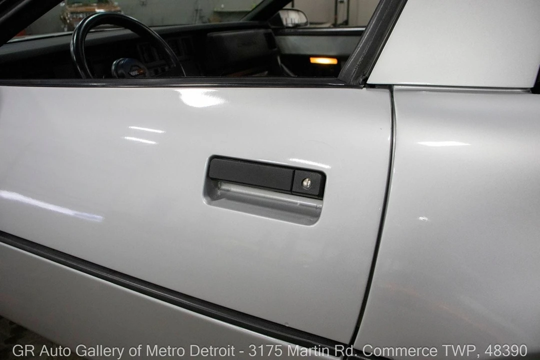 1986 Chevrolet Corvette C4 - Image 24 of 31