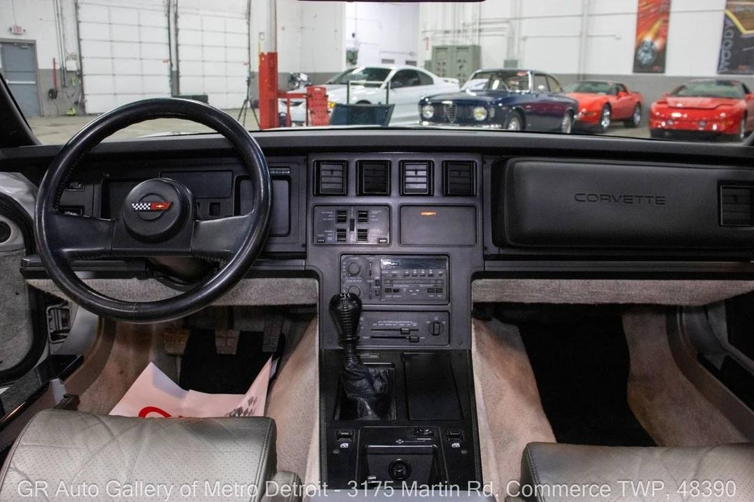 1986 Chevrolet Corvette C4 - Image 28 of 31