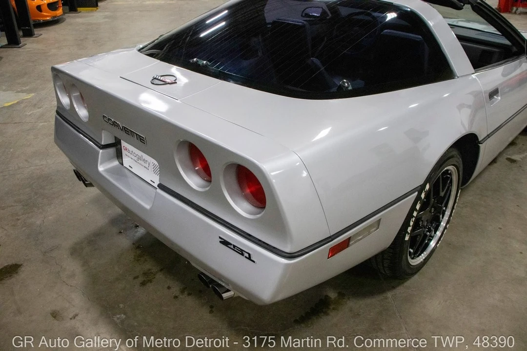 1986 Chevrolet Corvette C4 - Image 16 of 31