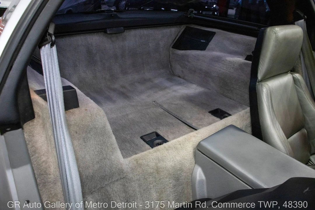 1986 Chevrolet Corvette C4 - Image 22 of 31