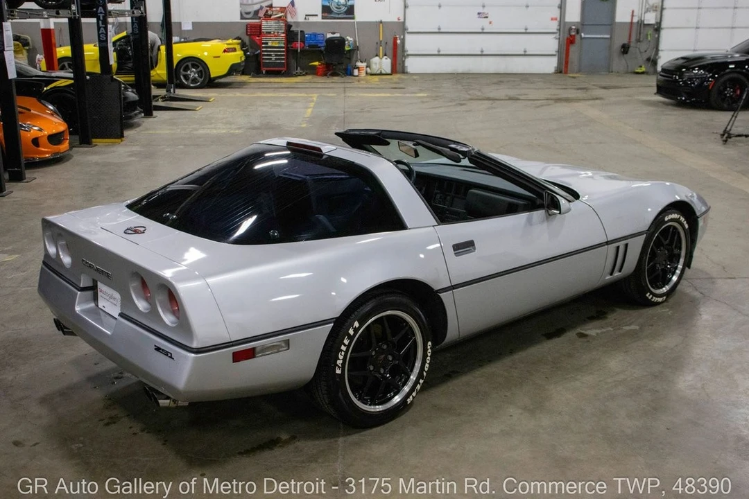 1986 Chevrolet Corvette C4 - Image 8 of 31