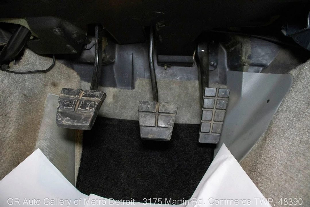 1986 Chevrolet Corvette C4 - Image 29 of 31