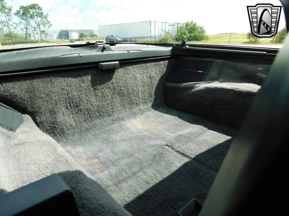1986 Chevrolet Corvette C4 - Image 15 of 21