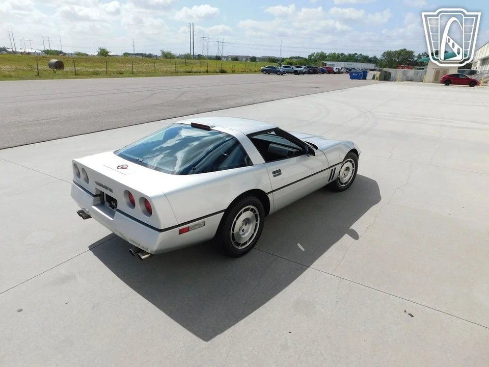 1986 Chevrolet Corvette C4 - Image 14 of 21