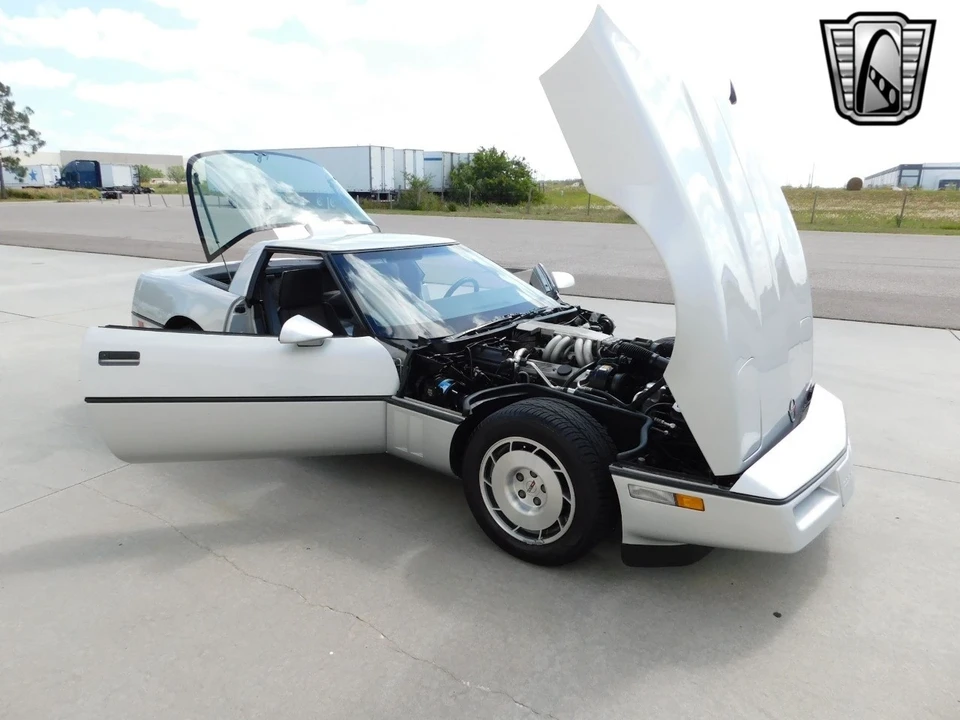 1986 Chevrolet Corvette C4 - Image 20 of 21