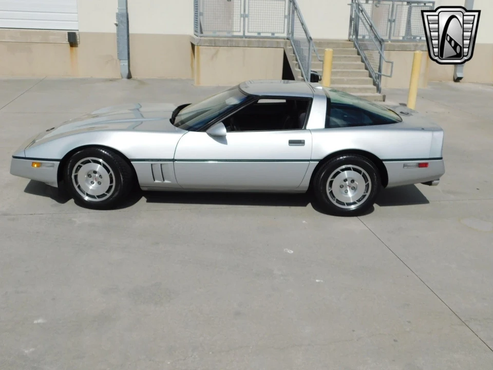 1986 Chevrolet Corvette C4 - Image 10 of 12