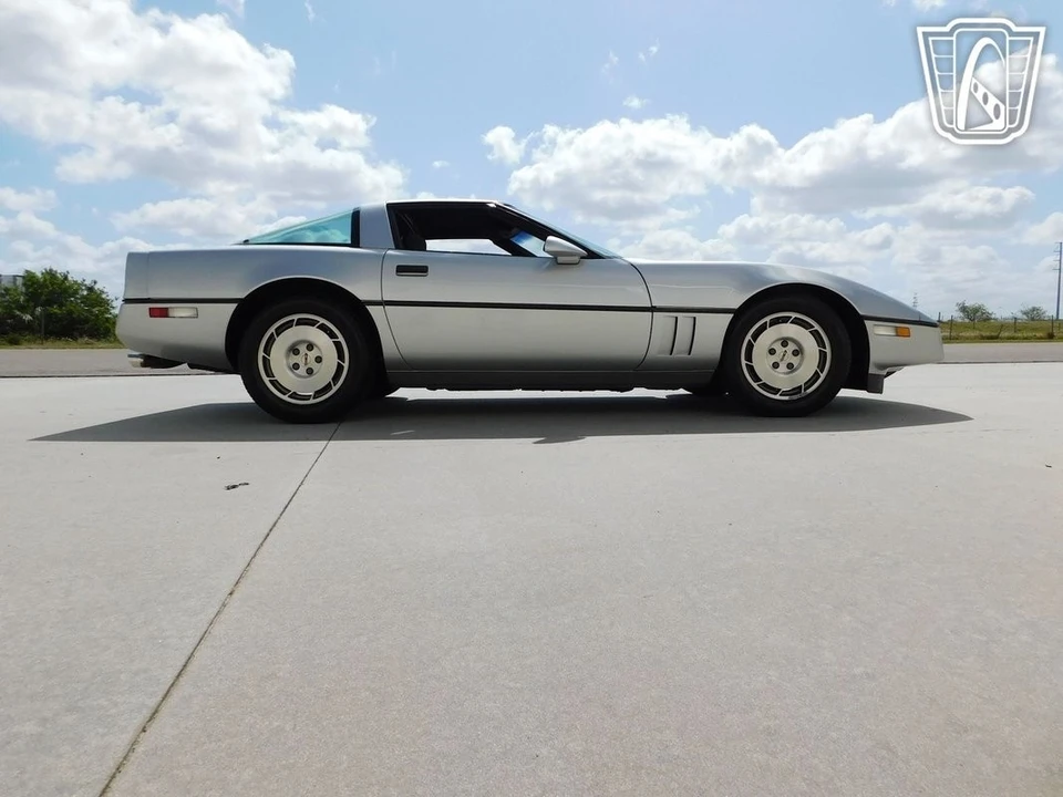 1986 Chevrolet Corvette C4 - Image 13 of 21