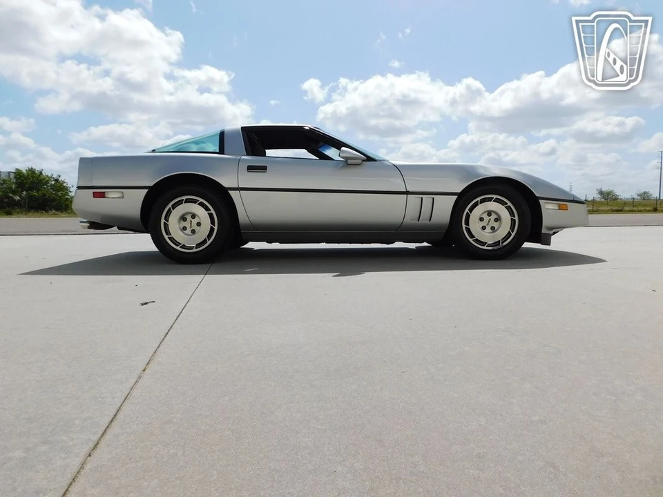 1986 Chevrolet Corvette C4 - Image 12 of 21