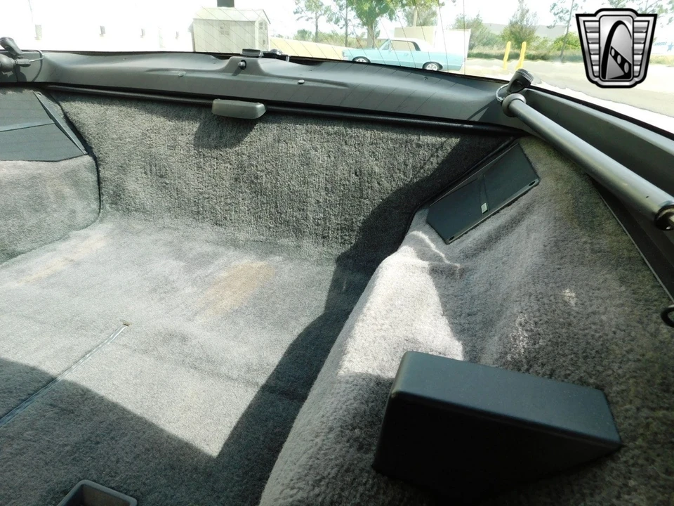 1986 Chevrolet Corvette C4 - Image 13 of 21