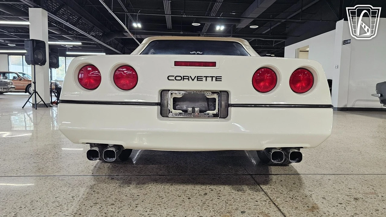 1986 Chevrolet Corvette C4 - Image 10 of 12