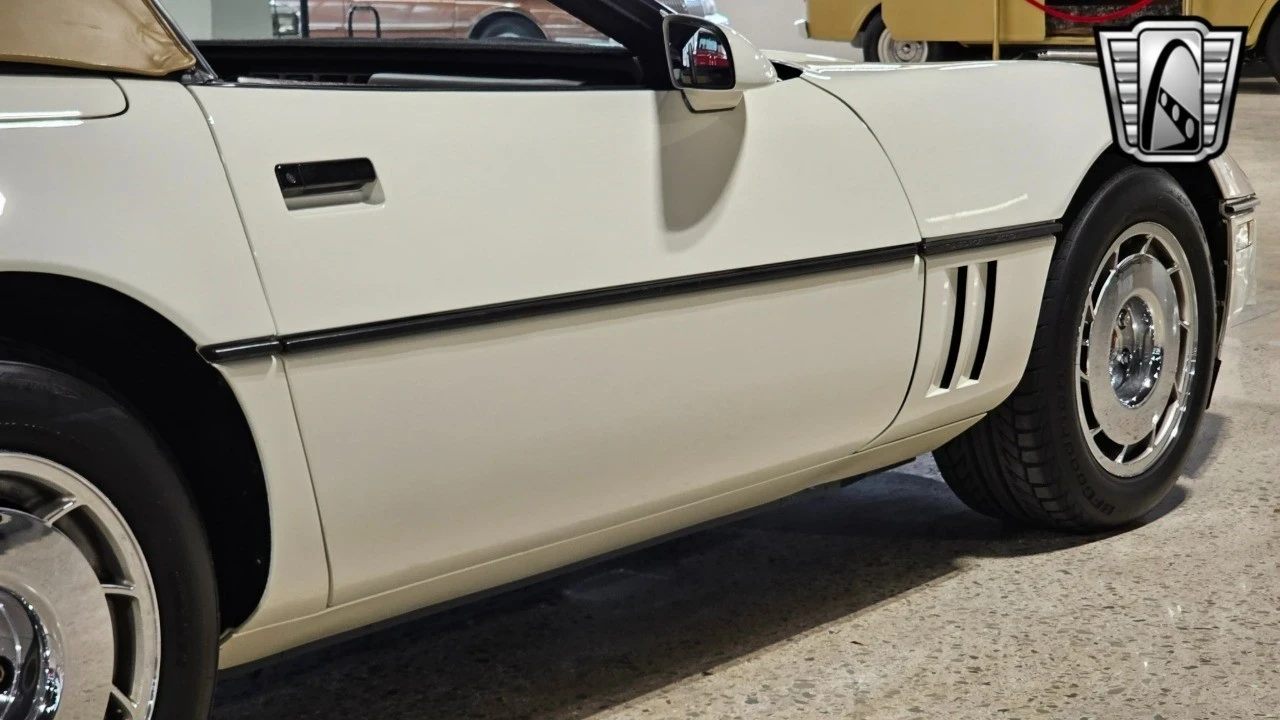 1986 Chevrolet Corvette C4 - Image 18 of 21