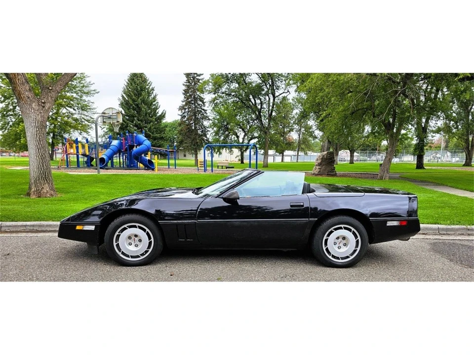 1986 Chevrolet Corvette C4 - Image 2 of 31