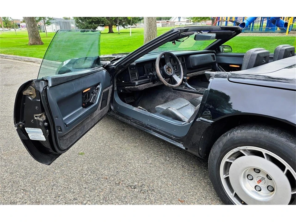 1986 Chevrolet Corvette C4 - Image 9 of 31