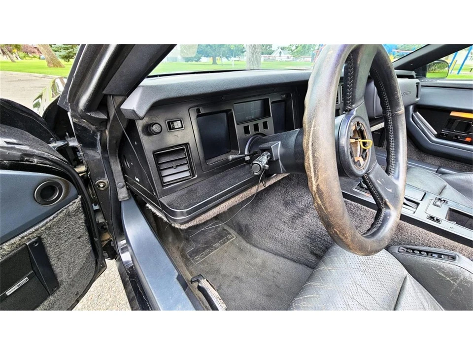 1986 Chevrolet Corvette C4 - Image 16 of 31