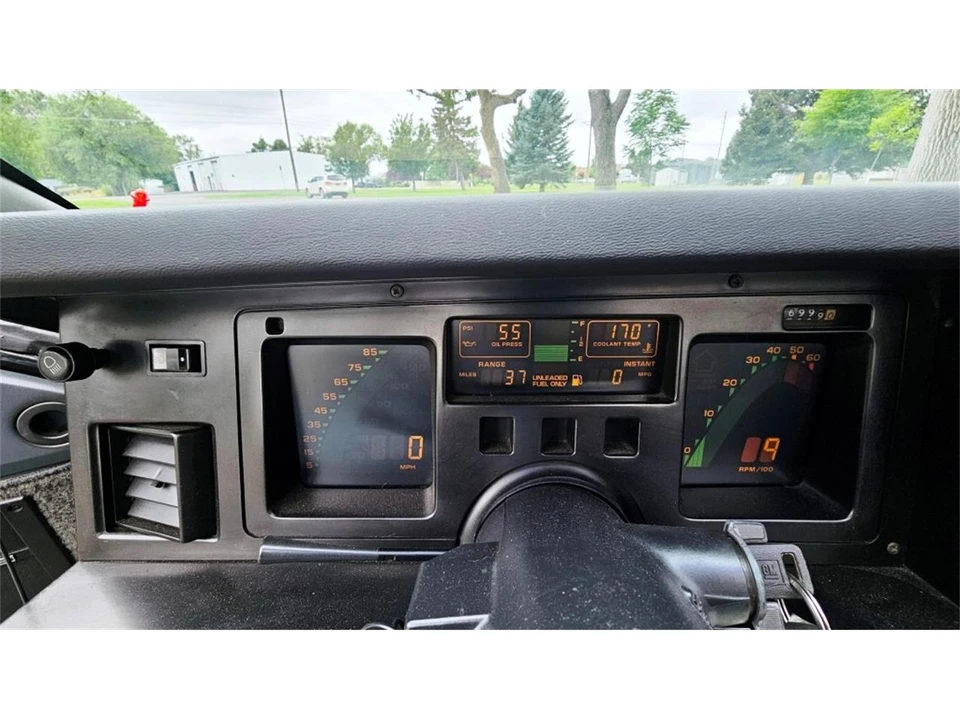 1986 Chevrolet Corvette C4 - Image 17 of 31