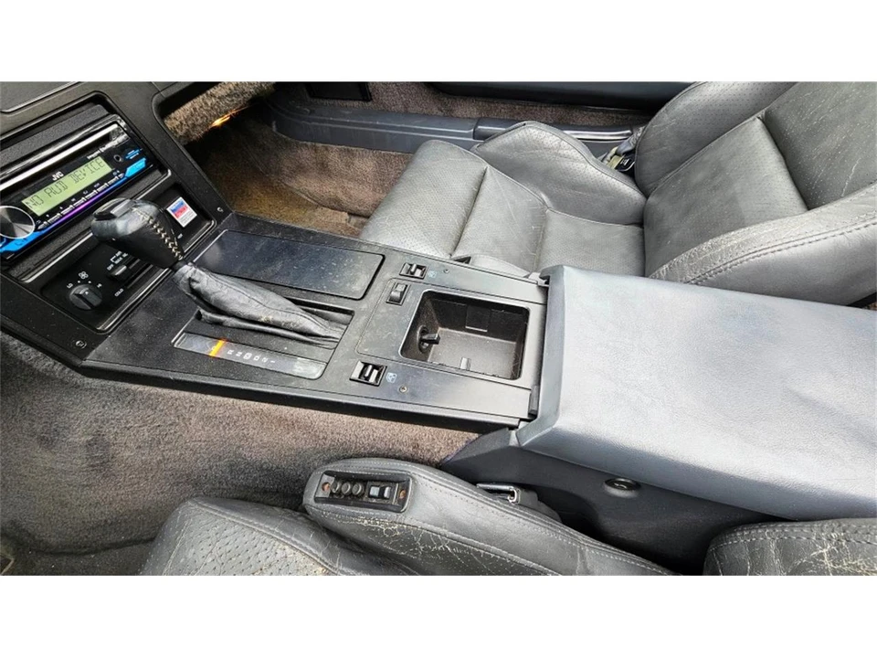 1986 Chevrolet Corvette C4 - Image 20 of 31