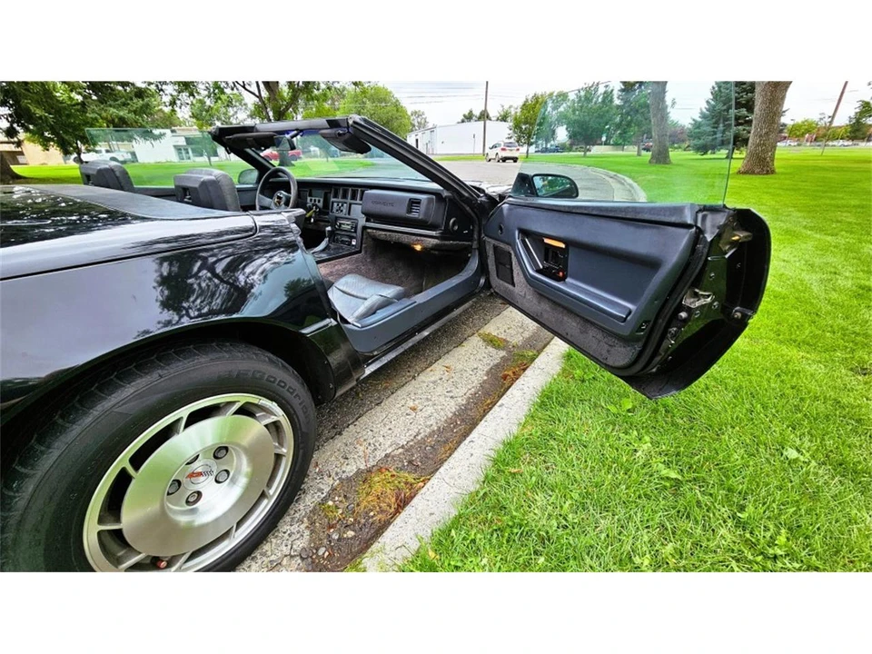 1986 Chevrolet Corvette C4 - Image 21 of 31