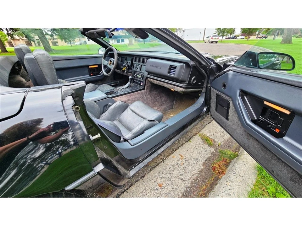 1986 Chevrolet Corvette C4 - Image 22 of 31