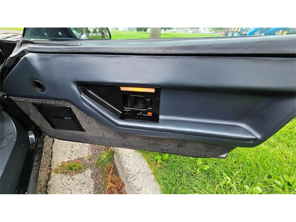 1986 Chevrolet Corvette C4 - Image 23 of 31