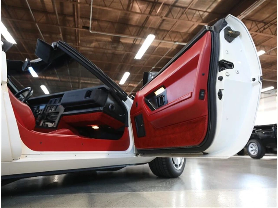 1986 Chevrolet Corvette C4 - Image 25 of 31