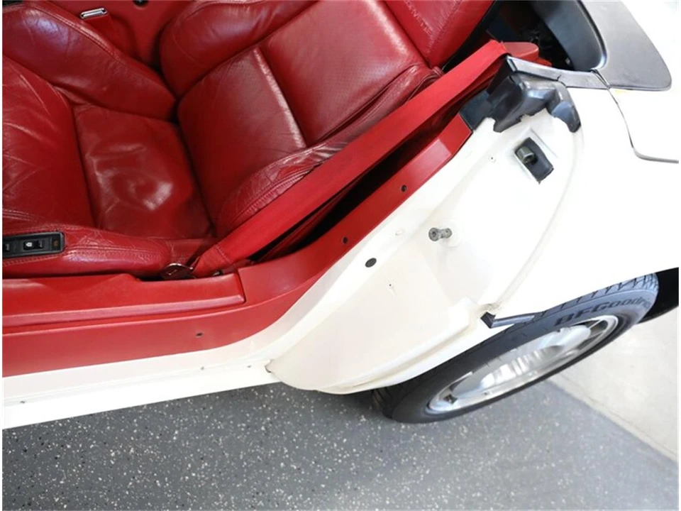1986 Chevrolet Corvette C4 - Image 30 of 31