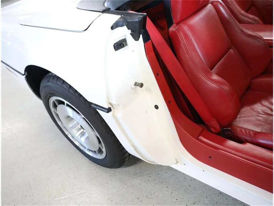 1986 Chevrolet Corvette C4 - Image 24 of 31