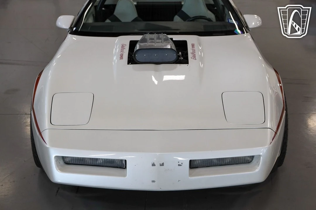 1986 Chevrolet Corvette C4 - Image 8 of 21