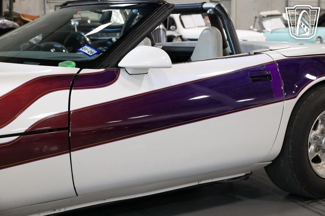 1986 Chevrolet Corvette C4 - Image 15 of 21
