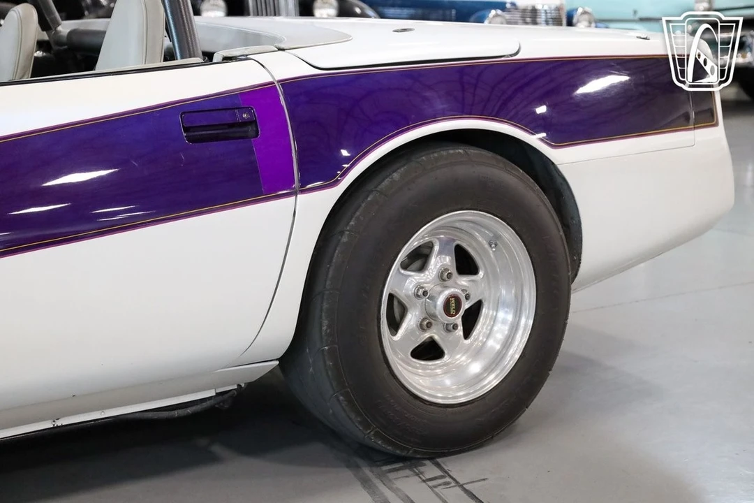 1986 Chevrolet Corvette C4 - Image 17 of 21