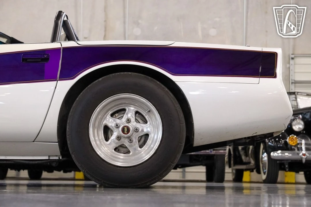 1986 Chevrolet Corvette C4 - Image 19 of 21