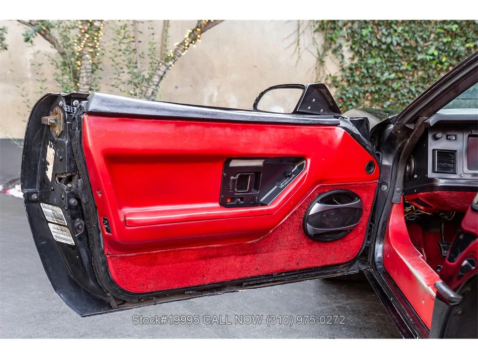 1986 Chevrolet Corvette C4 - Image 19 of 31