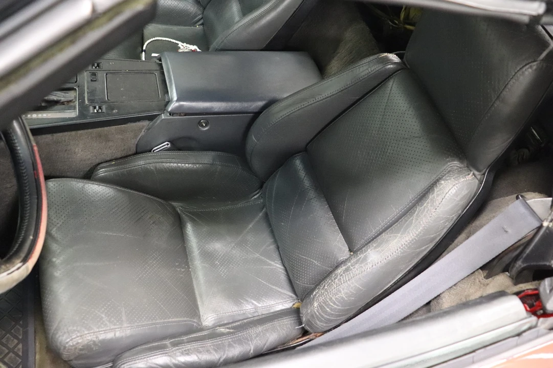 1986 Chevrolet Corvette C4 - Image 16 of 21