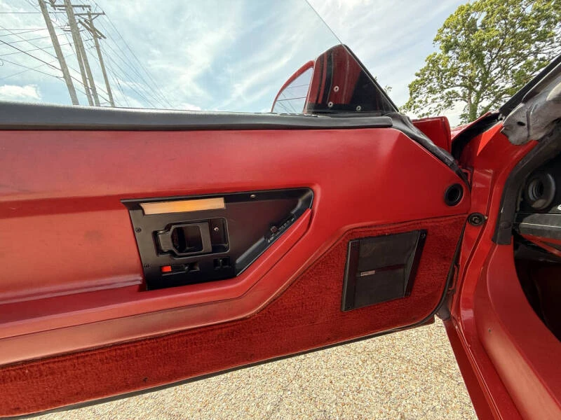 1986 Chevrolet Corvette C4 - Image 13 of 18