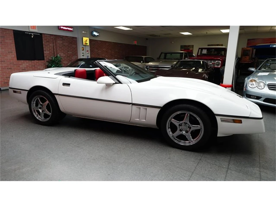1986 Chevrolet Corvette C4 - Image 14 of 31