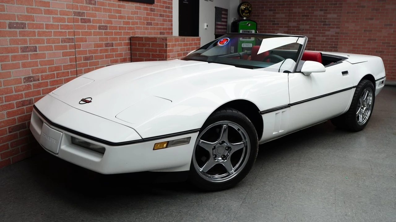 1986 Chevrolet Corvette C4 - Image 8 of 31
