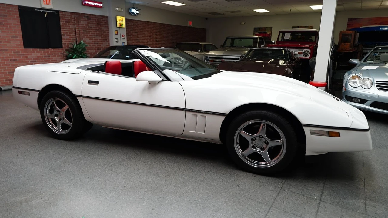 1986 Chevrolet Corvette C4 - Image 14 of 31