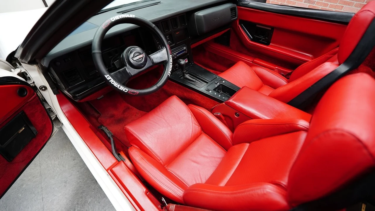 1986 Chevrolet Corvette C4 - Image 2 of 31