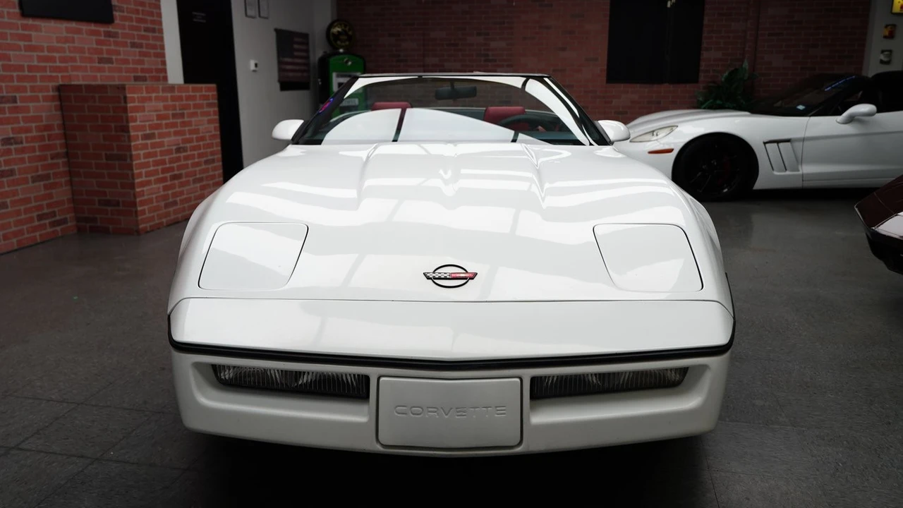 1986 Chevrolet Corvette C4 - Image 16 of 31