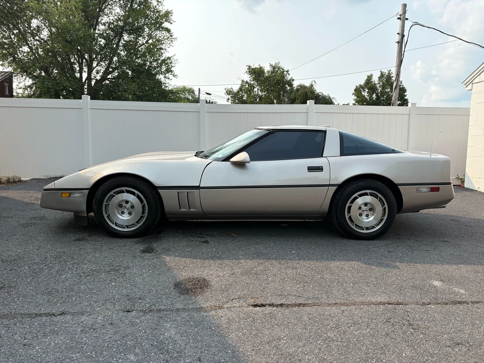 1986 Chevrolet Corvette C4 - Image 2 of 20