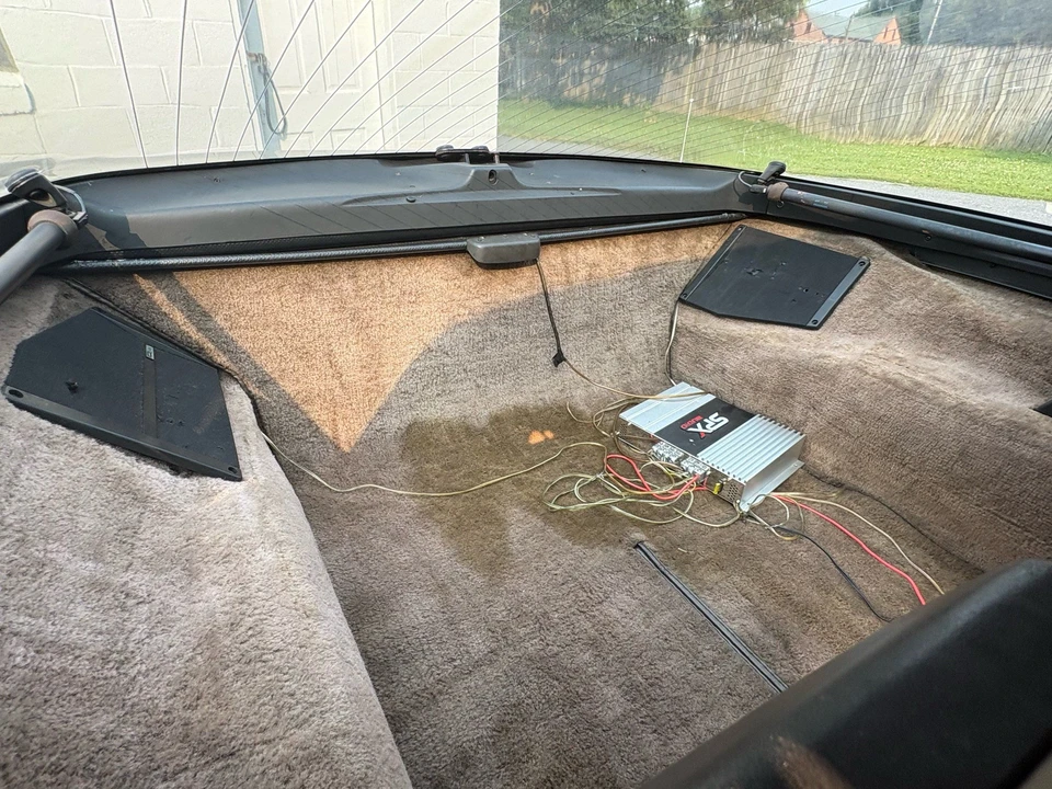 1986 Chevrolet Corvette C4 - Image 16 of 20