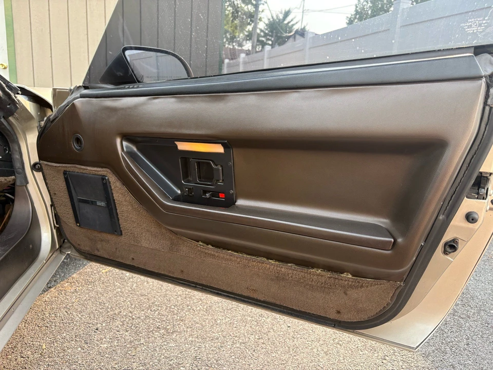 1986 Chevrolet Corvette C4 - Image 13 of 20