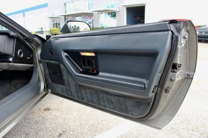 1986 Chevrolet Corvette C4 - Image 27 of 31