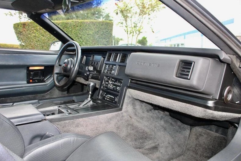 1986 Chevrolet Corvette C4 - Image 30 of 31