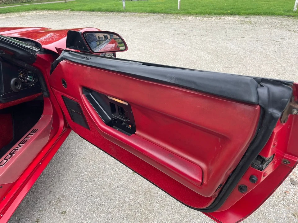 1986 Chevrolet Corvette C4 - Image 23 of 30