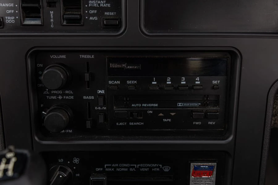 1986 Chevrolet Corvette C4 - Image 19 of 31