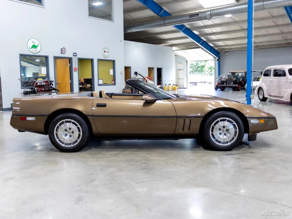 1986 Chevrolet Corvette C4 - Image 8 of 21