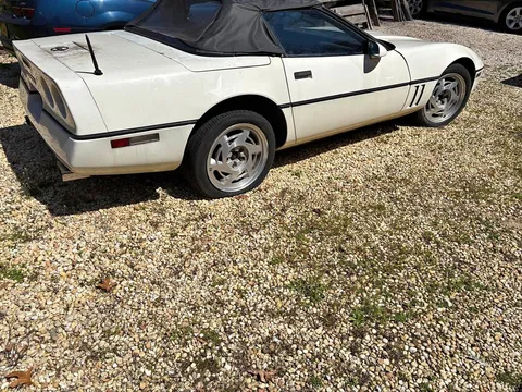 1986 Chevrolet Corvette Convertible 2D