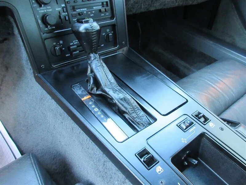 1986 Chevrolet Corvette C4 - Image 26 of 31