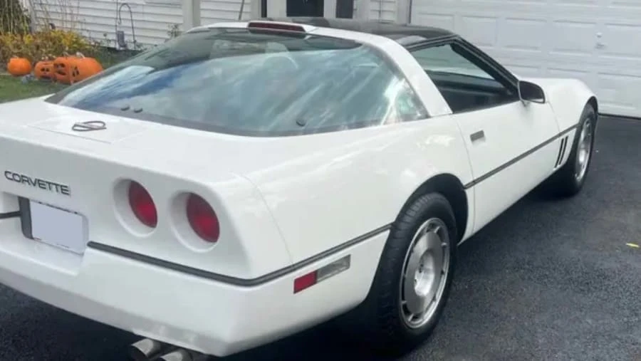 1986 Chevrolet Corvette C4 - Image 8 of 16