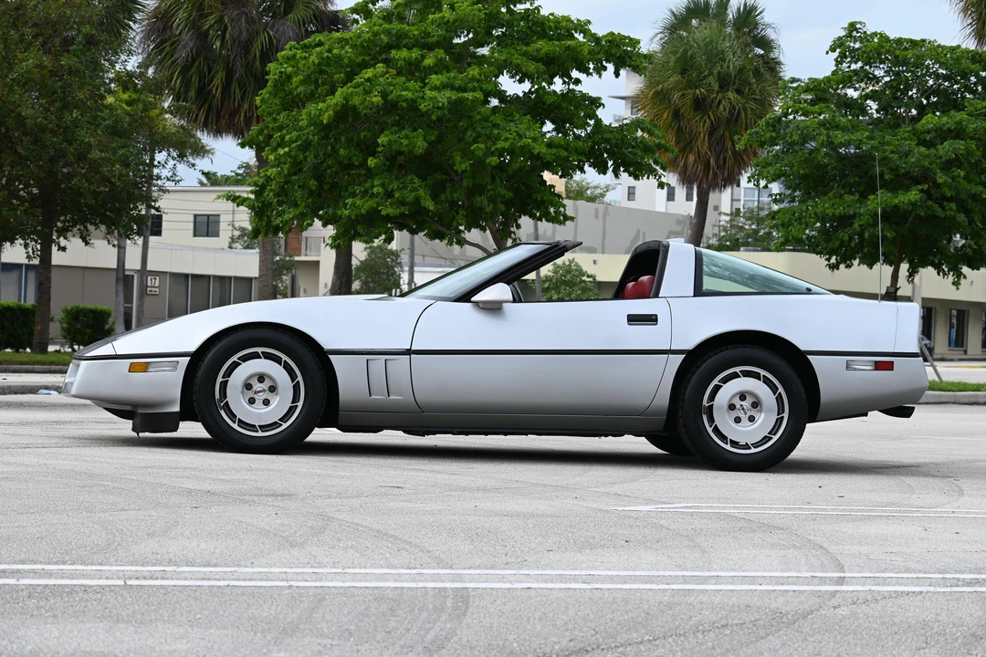 1986 Chevrolet Corvette C4 - Image 10 of 31